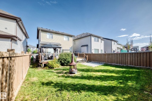 5633 175A Avenue Nw, Edmonton, AB 