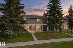 1090 LAKEWOOD Road NW  Edmonton, AB T6K 3T7