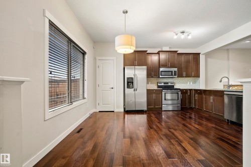 23 Greenbury Boulevard, Spruce Grove, AB - Indoor Photo Showing Kitchen With Stainless Steel Kitchen