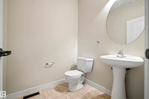 23 Greenbury Boulevard, Spruce Grove, AB - Indoor Photo Showing Bathroom