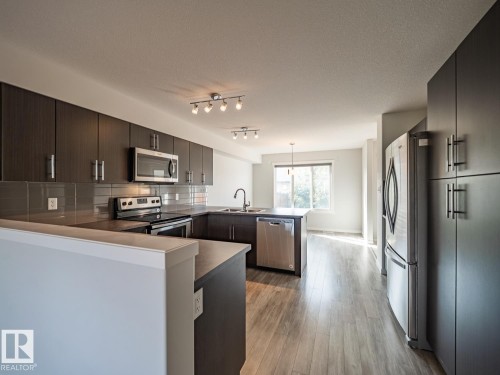 2211 16 Avenue Nw, Edmonton, AB 