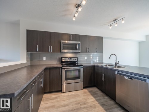 2211 16 Avenue Nw, Edmonton, AB 