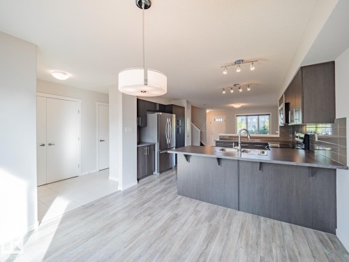 2211 16 Avenue Nw, Edmonton, AB 