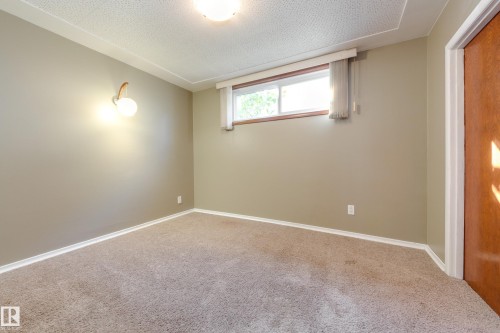7312 82 Street Nw, Edmonton, AB 