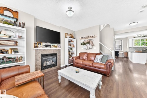 167 63 Street Sw, Edmonton, AB 