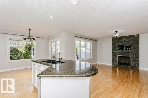 8018 3 Avenue Sw, Edmonton, AB 