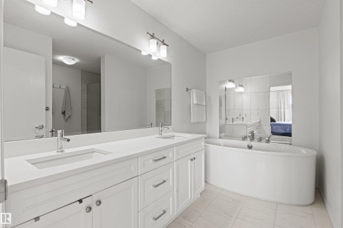 915 177 Street Sw, Edmonton, AB 