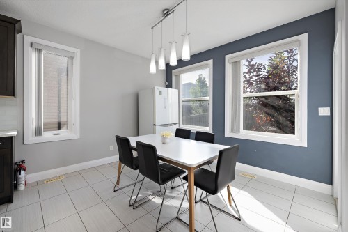 17355 11 Avenue Sw, Edmonton, AB 