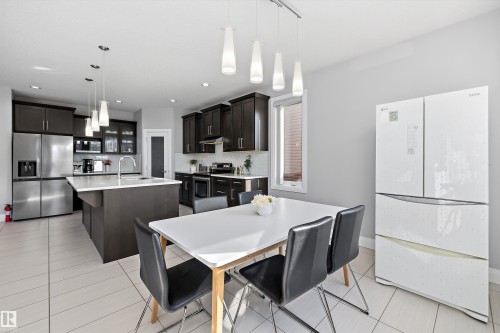 17355 11 Avenue Sw, Edmonton, AB 