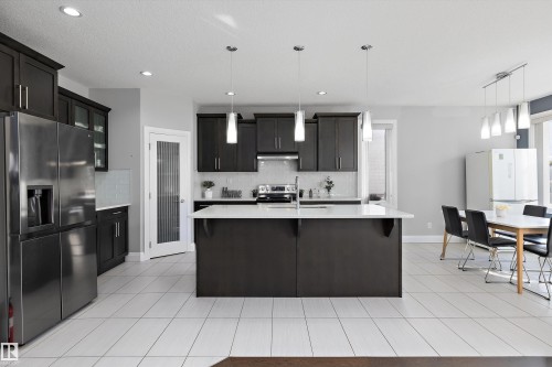 17355 11 Avenue Sw, Edmonton, AB 