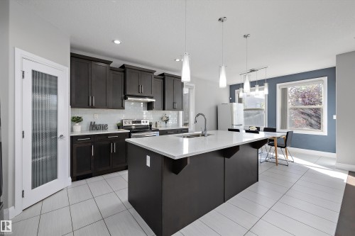 17355 11 Avenue Sw, Edmonton, AB 