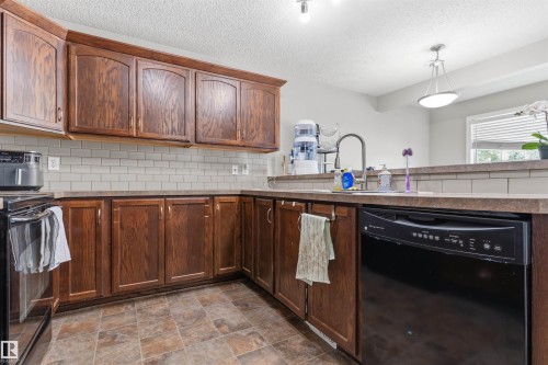 1608 65 Street Sw, Edmonton, AB - Indoor Photo Showing Kitchen