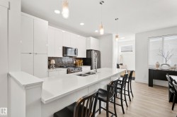 175 KINGLET Boulevard NW Edmonton, AB T5S 0S6