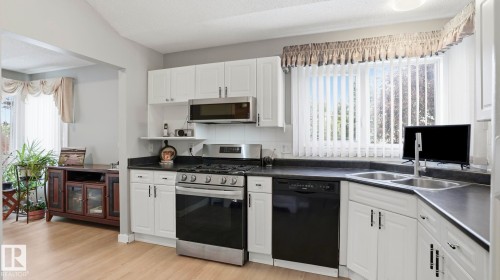 11249 12 Avenue Nw, Edmonton, AB 
