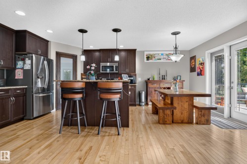 20853 92A Avenue Nw, Edmonton, AB 