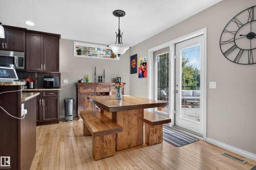 20853 92A Avenue Nw, Edmonton, AB 