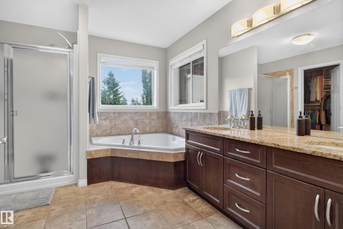 20853 92A Avenue Nw, Edmonton, AB 
