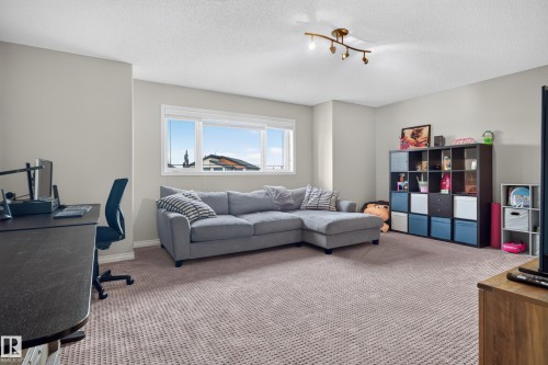 20853 92A Avenue Nw, Edmonton, AB 