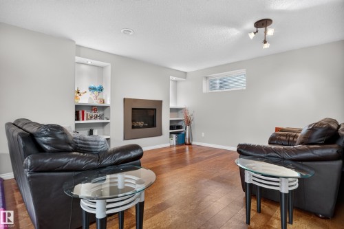 20853 92A Avenue Nw, Edmonton, AB 