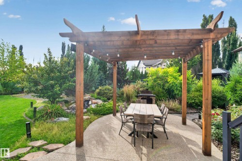 20853 92A Avenue Nw, Edmonton, AB 