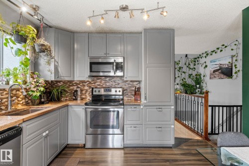 17607 91 Street Nw, Edmonton, AB 