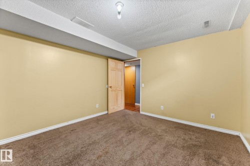 17607 91 Street Nw, Edmonton, AB 