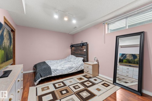 17607 91 Street Nw, Edmonton, AB 