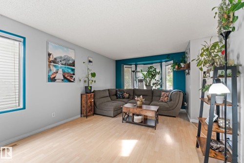 17607 91 Street Nw, Edmonton, AB 