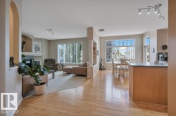 Spacious area with surround sound in ceiling - 