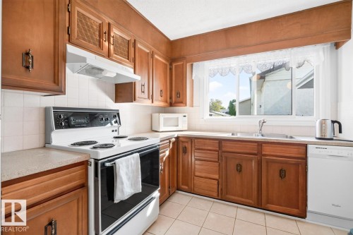 11464 152A Avenue Nw, Edmonton, AB 