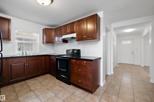 10011 105 Street, Morinville, AB 
