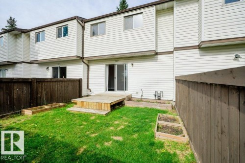709 CLAREVIEW Road NW  Edmonton, AB T5A 3S6