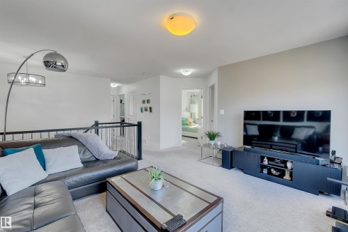 1399 Watt Drive Sw, Edmonton, AB - Indoor Photo Showing Living Room