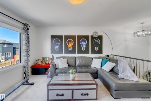 1399 Watt Drive Sw, Edmonton, AB - Indoor Photo Showing Living Room