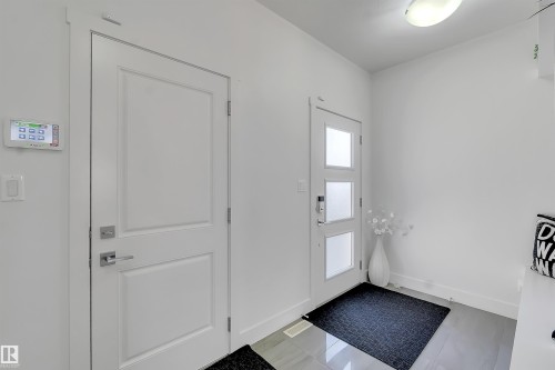 1399 Watt Drive Sw, Edmonton, AB - Indoor Photo Showing Other Room