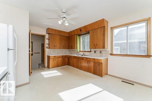 10509 77 Street Nw, Edmonton, AB 