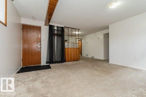 10509 77 Street Nw, Edmonton, AB 