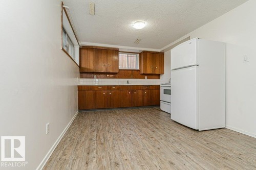 10509 77 Street Nw, Edmonton, AB 