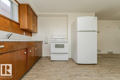 10509 77 Street Nw, Edmonton, AB 