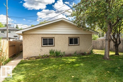 10509 77 Street Nw, Edmonton, AB 
