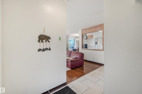 4708 Malmo Road Nw, Edmonton, AB - Indoor Photo Showing Other Room