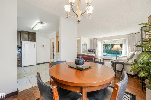 4708 Malmo Road Nw, Edmonton, AB - Indoor Photo Showing Dining Room