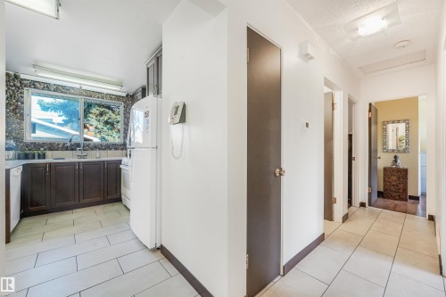 4708 Malmo Road Nw, Edmonton, AB - Indoor Photo Showing Other Room