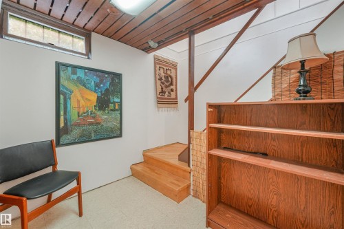 4708 Malmo Road Nw, Edmonton, AB - Indoor Photo Showing Other Room