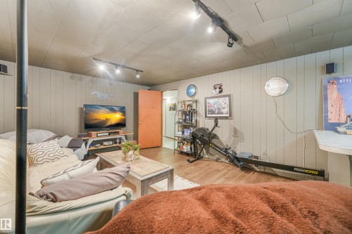 4708 Malmo Road Nw, Edmonton, AB - Indoor