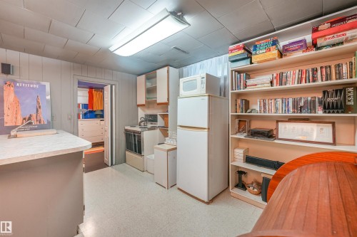 4708 Malmo Road Nw, Edmonton, AB - Indoor