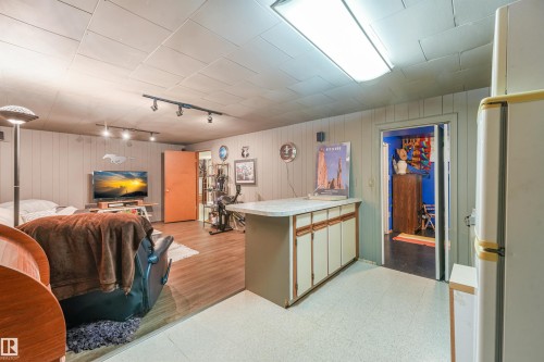 4708 Malmo Road Nw, Edmonton, AB - Indoor