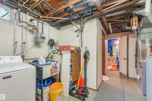 4708 Malmo Road Nw, Edmonton, AB - Indoor Photo Showing Basement