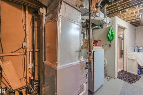 4708 Malmo Road Nw, Edmonton, AB - Indoor Photo Showing Basement