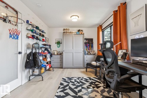 11129 34A Avenue Nw, Edmonton, AB 